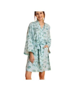 -NWT The Mahogany Store turtle robe size small